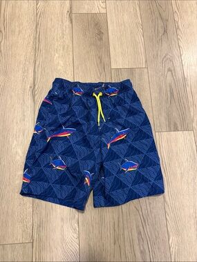 Boys size 6/7 Navy Blue Swim Trunks with Fish Print in good used  condition